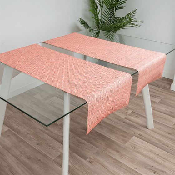 Table runner rouge made of woven vinyl 135 x 40 cm