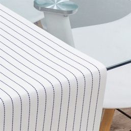 Tafelloper waterafstotend van geweven vinyl. wit met blauwe streep, antislip en afwasbaar | Franse Tafelkleden