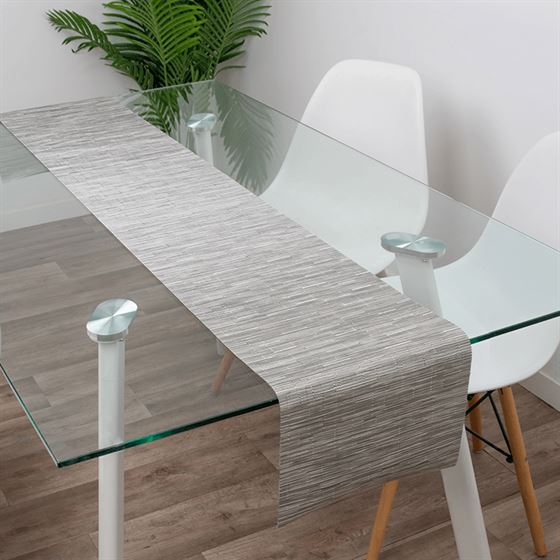 Chemin de table en vinyle anti-tache aspect bambou gris, dans les dimensions 180 x 35 cm | Franse Tafelkleden