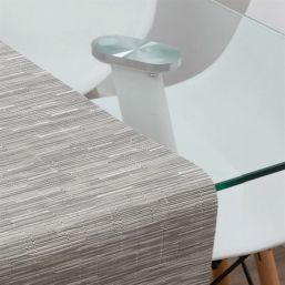Chemin de table hydrofuge en vinyle tissé gris bambou antidérapant et lavable | Nappes françaises