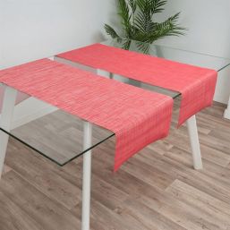 Chemin de table en vinyle antitache couleur rouge,
dans les tailles 135 x 40 ou 180 x 35 cm | Franse Tafelkleden