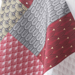 Rood-Wit Polyester Tafelkleed met Lapjes Motief | Franse Tafelkleden
